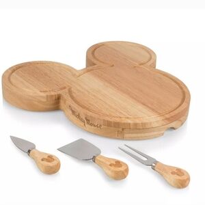 GREAT GIFT! New in Box, Disney Mickey Mouse Cheese Board & Tool Set